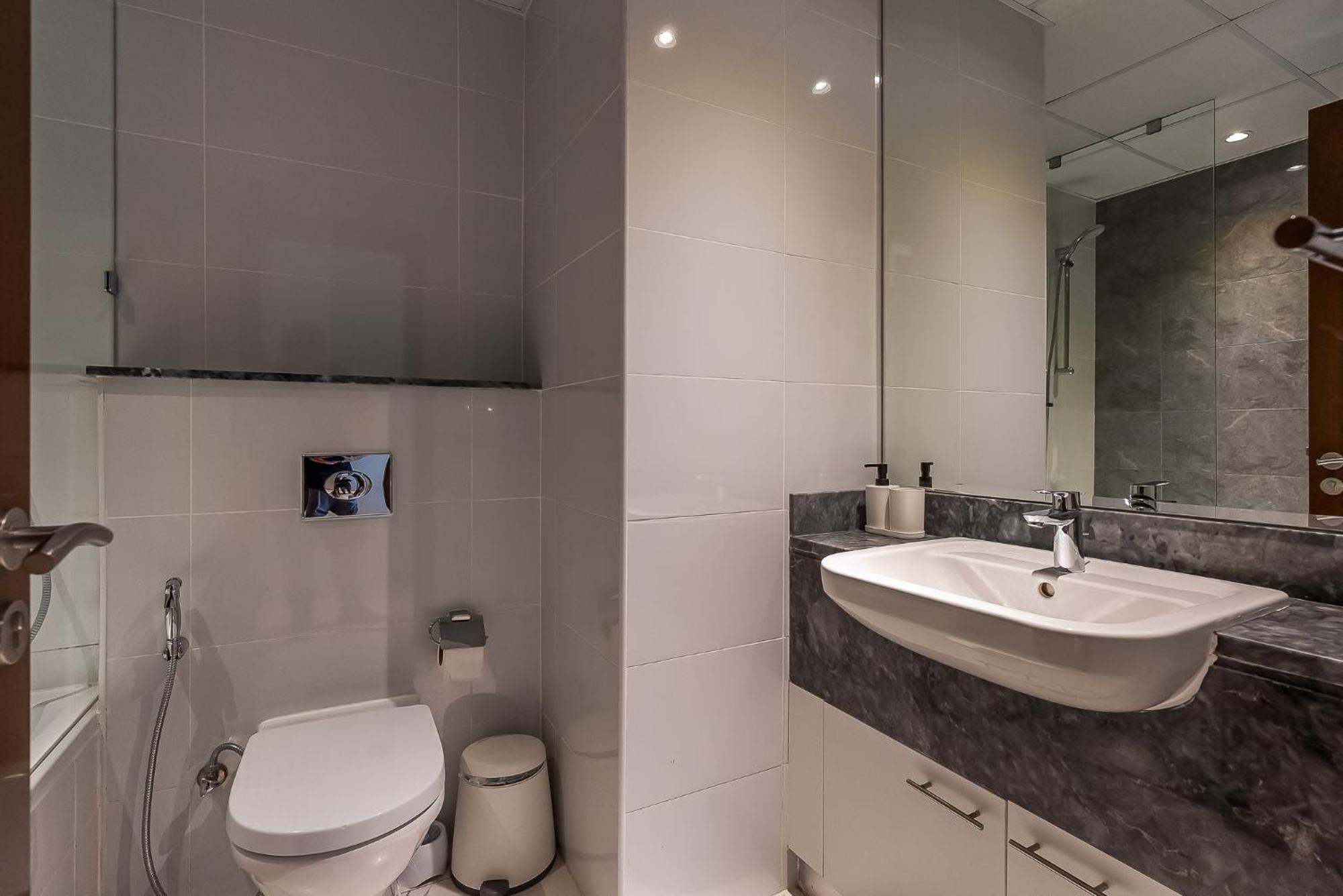 Apartment Noora Tower I Habtoor I Spacious 3bdr Maid I Business Bay